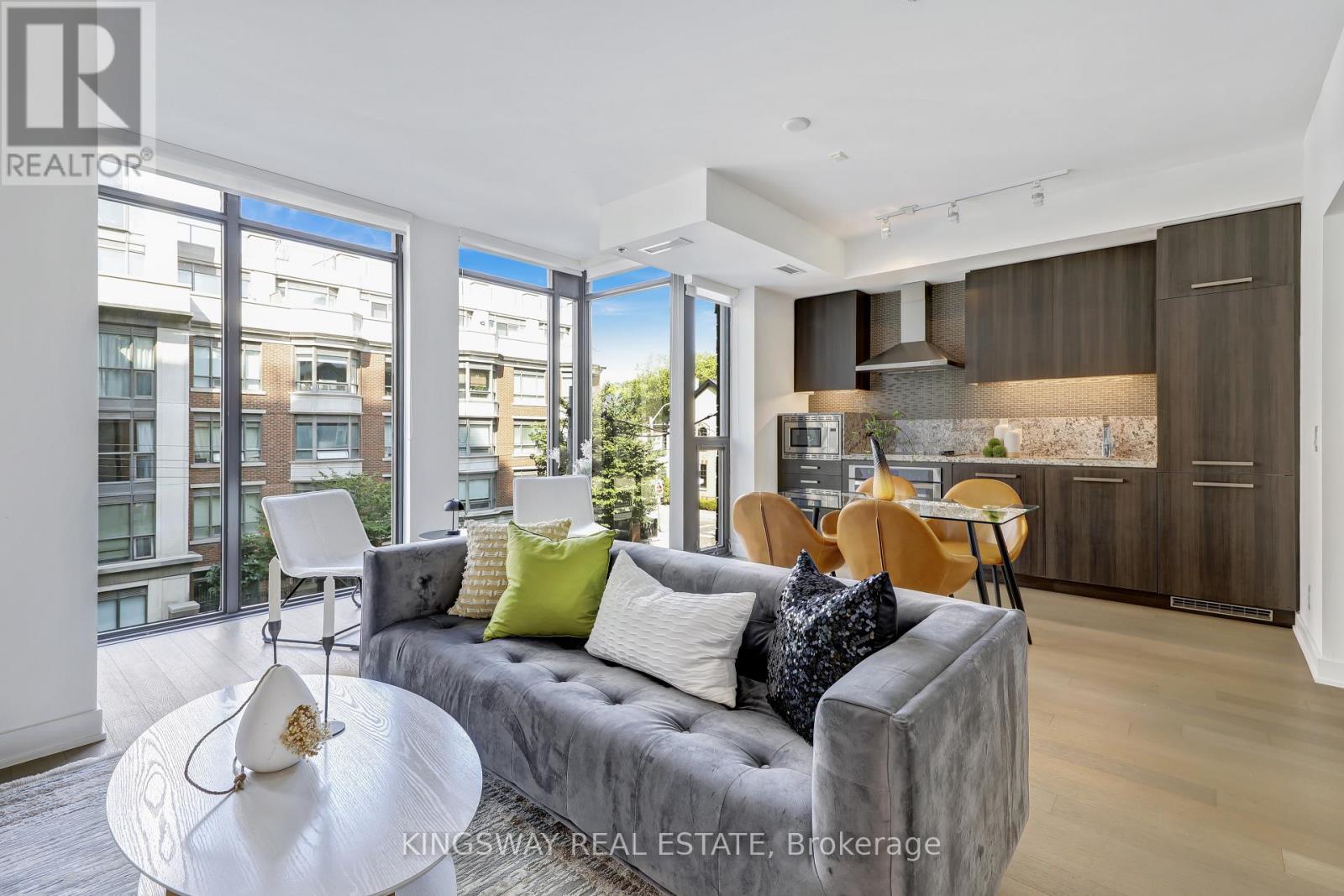 Photo 11 of 303 15 Beverley Street, Toronto ON