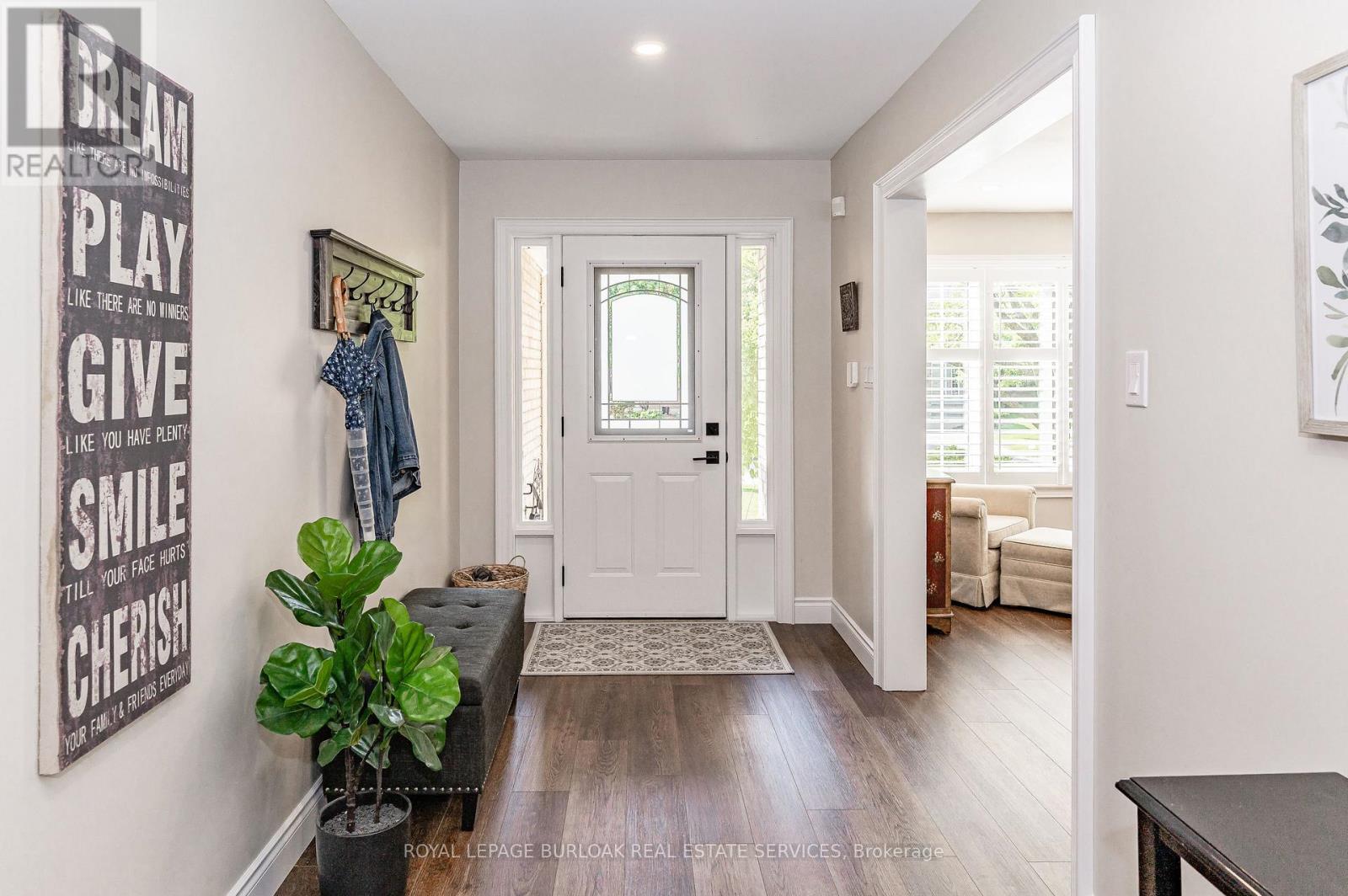 Photo 5 of 40 Springfield Boulevard, Hamilton ON