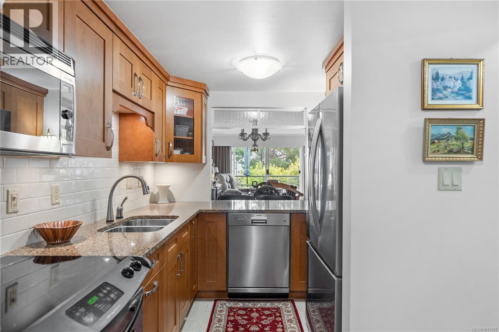 Photo 4 of 118 10459 Resthaven Dr, Sidney BC