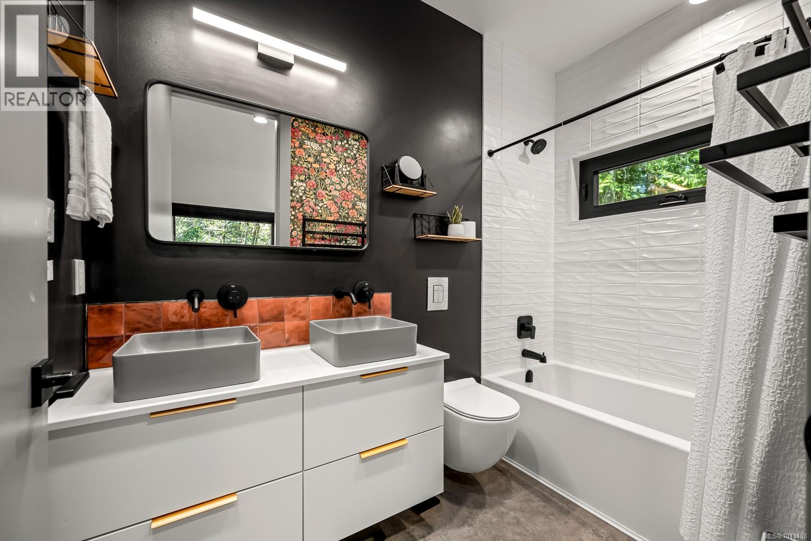 4638 Forbidden Plateau Rd, Courtenay