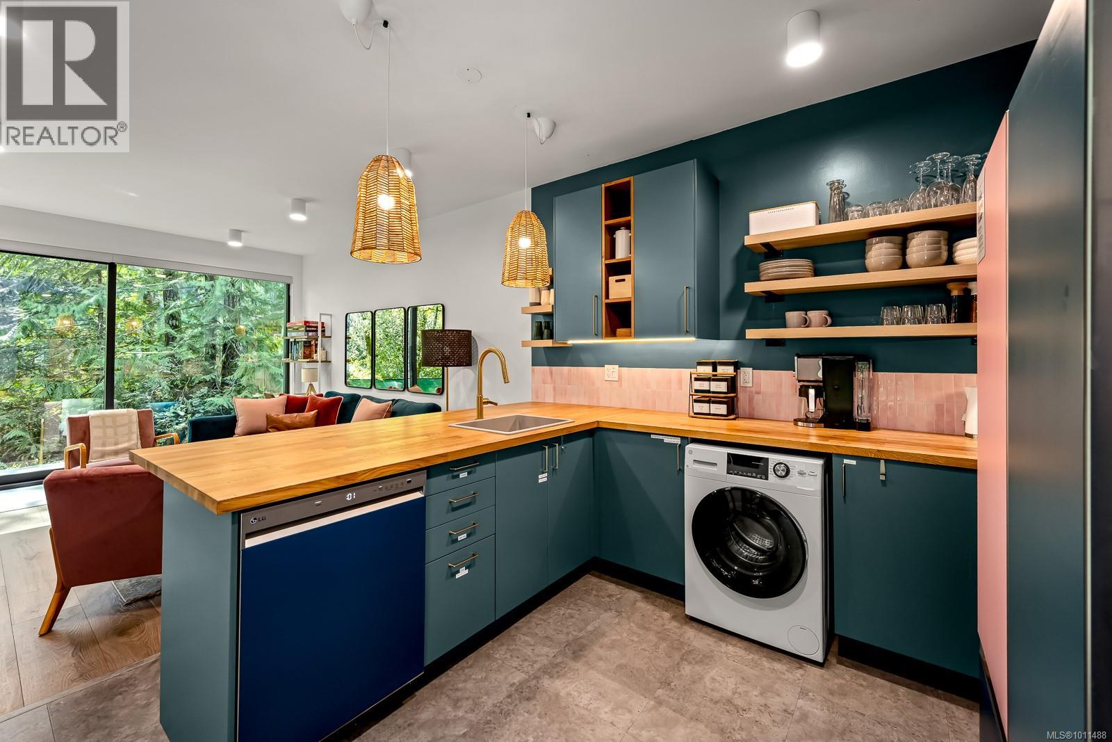 4638 Forbidden Plateau Rd, Courtenay