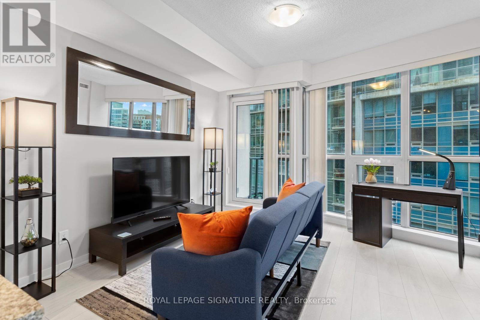 Photo 3 of 1703 51 East Liberty Street, Toronto ON