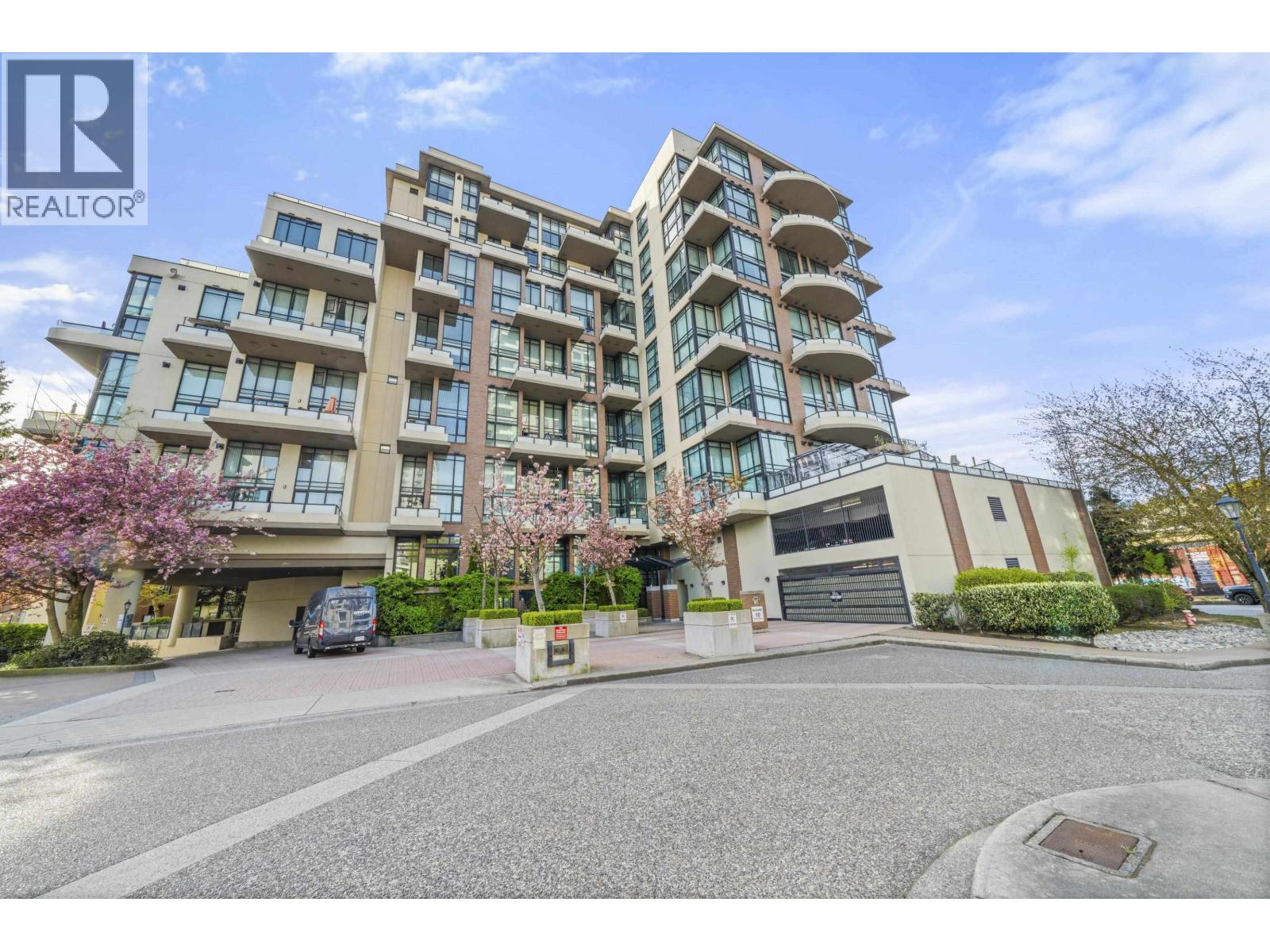 Photo 37 of 508 10 Renaissance Square, New Westminster BC