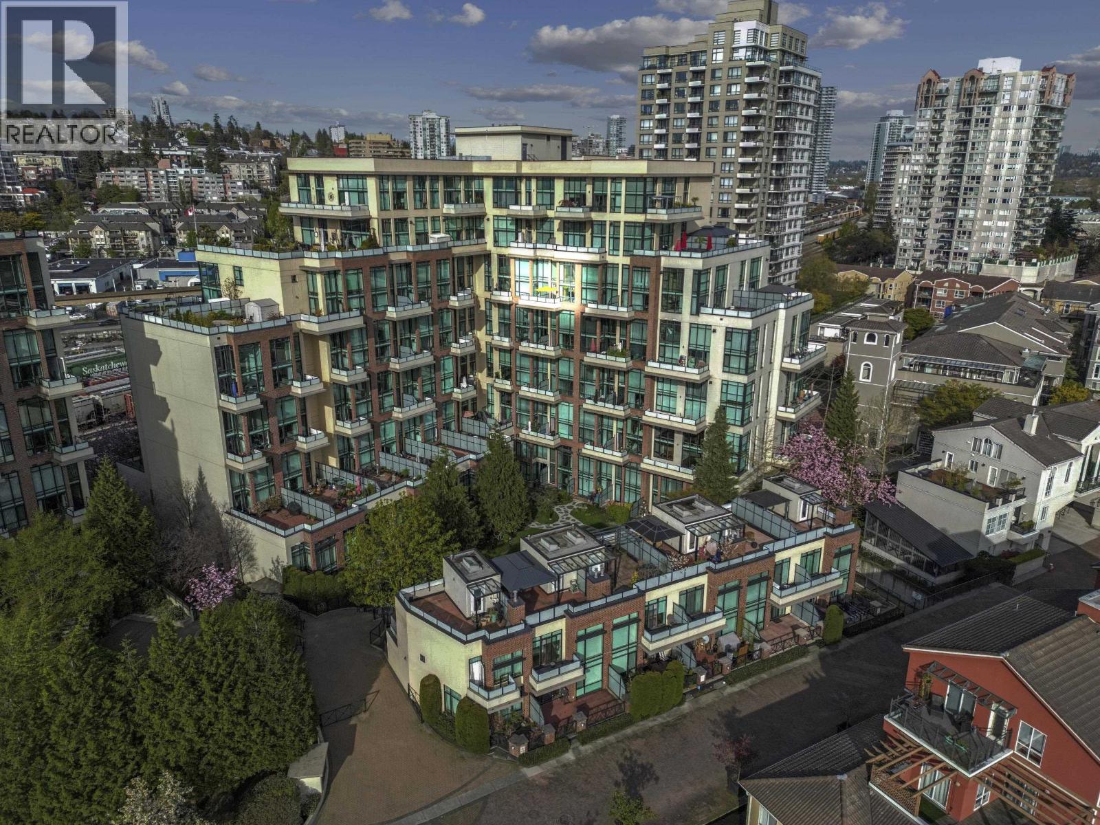 Photo 2 of 508 10 Renaissance Square, New Westminster BC