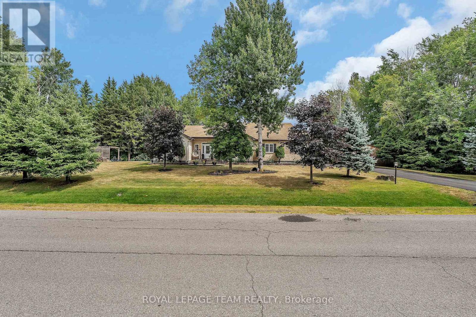 Photo 24 of 9 Heritage Boulevard, North Grenville ON