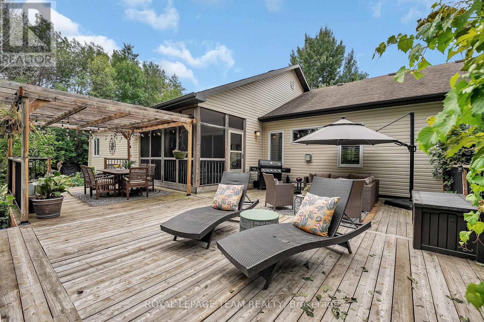 Photo 6 of 9 Heritage Boulevard, North Grenville ON