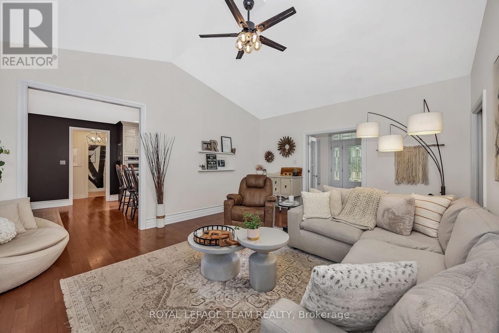 Photo 8 of 9 Heritage Boulevard, North Grenville ON