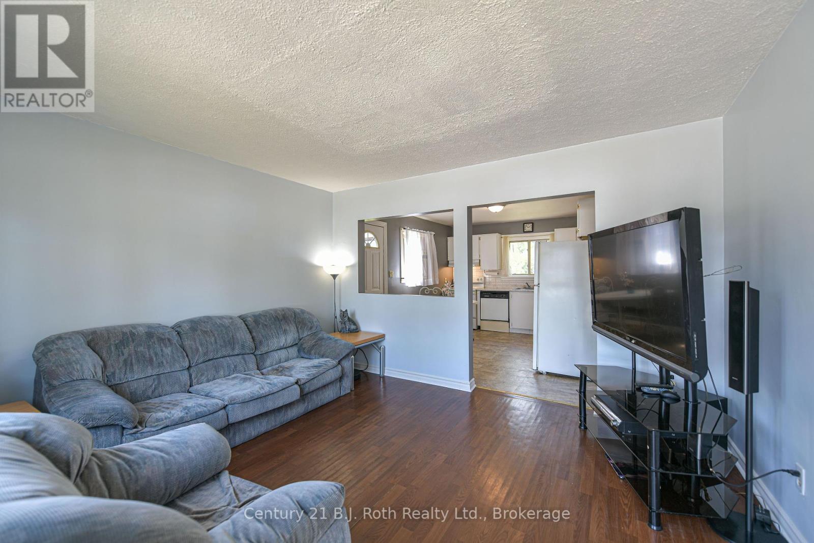 Photo 35 of 155 Dunedin Street, Orillia ON