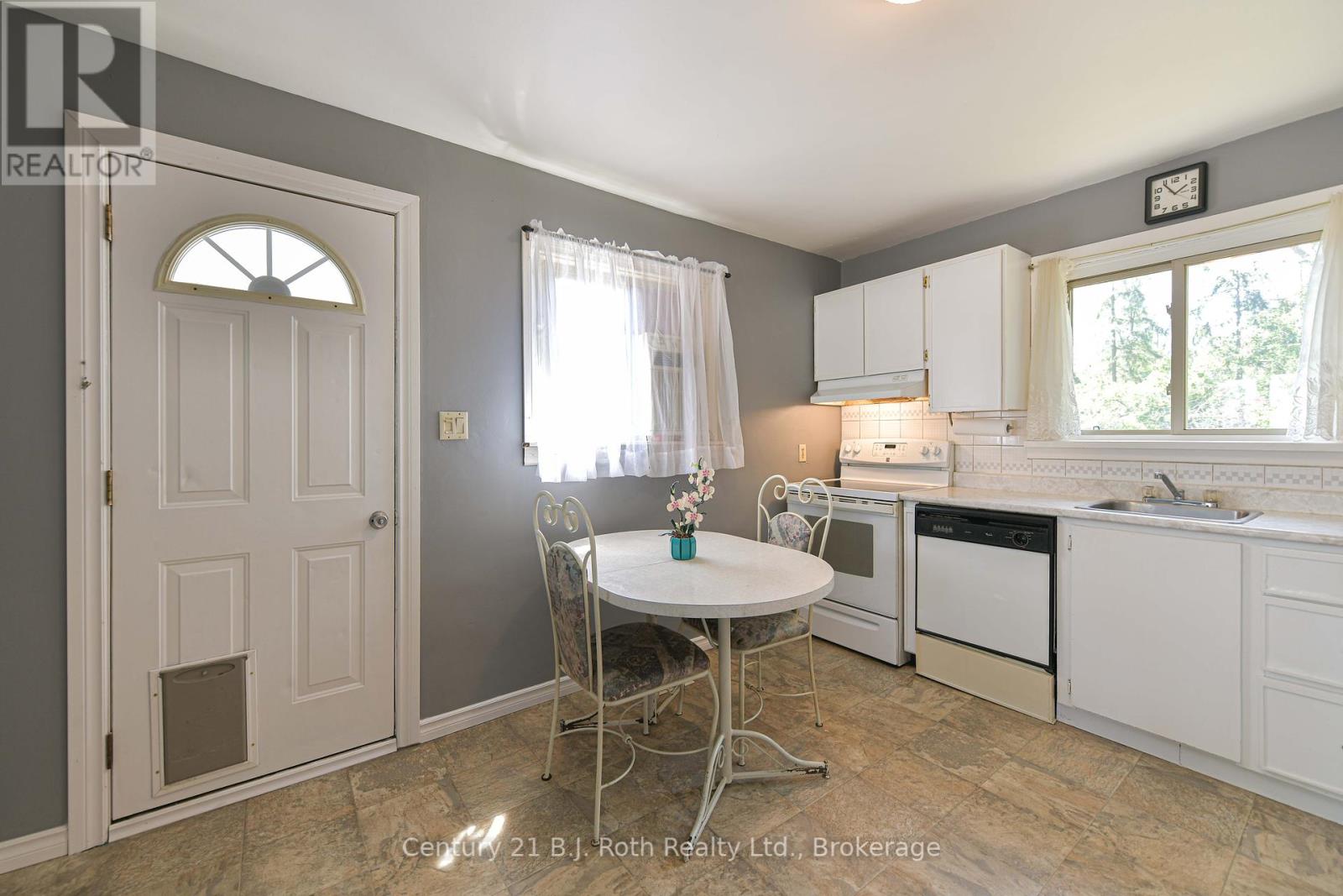 Photo 36 of 155 Dunedin Street, Orillia ON