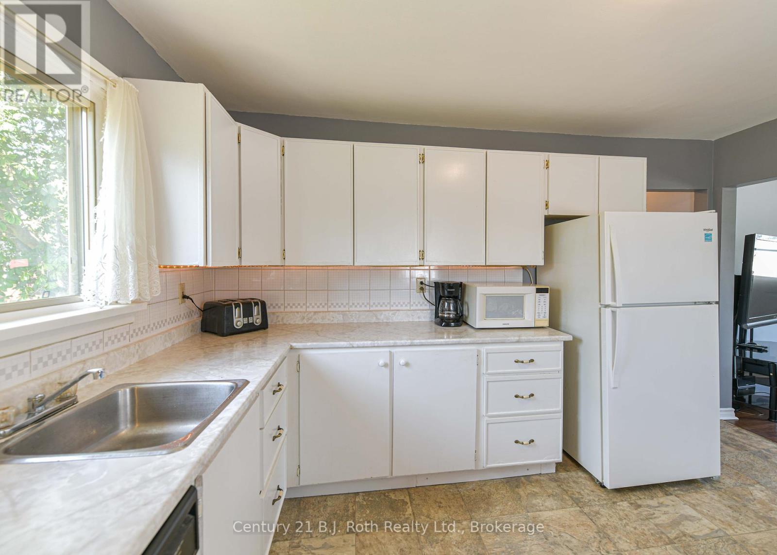 Photo 15 of 155 Dunedin Street, Orillia ON