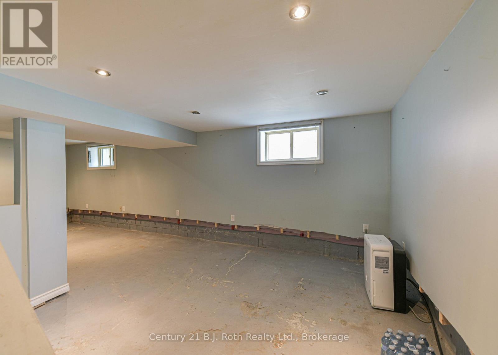 Photo 33 of 155 Dunedin Street, Orillia ON