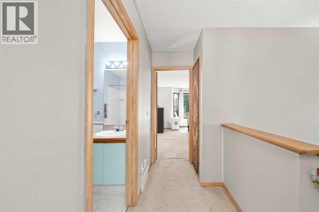 10884 Hidden Valley Drive NW, Calgary, Alberta