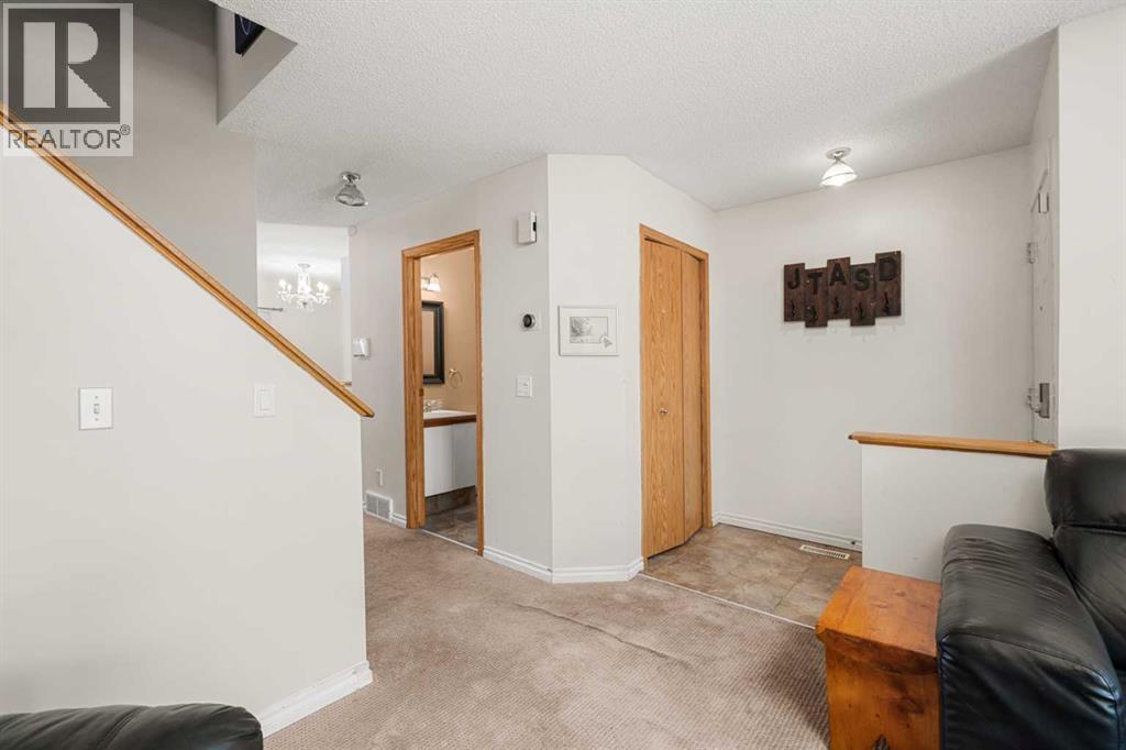 Single Family House for Sale in  Hidden Valley Drive NW Hidden Valley Calgary 