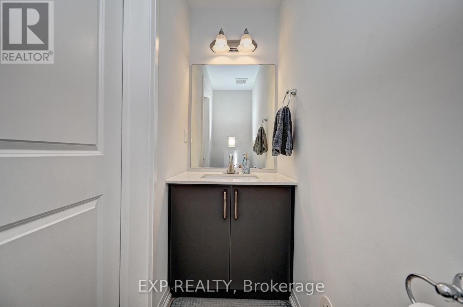 Photo 14 of 161 155 Equestrian Way, Cambridge ON