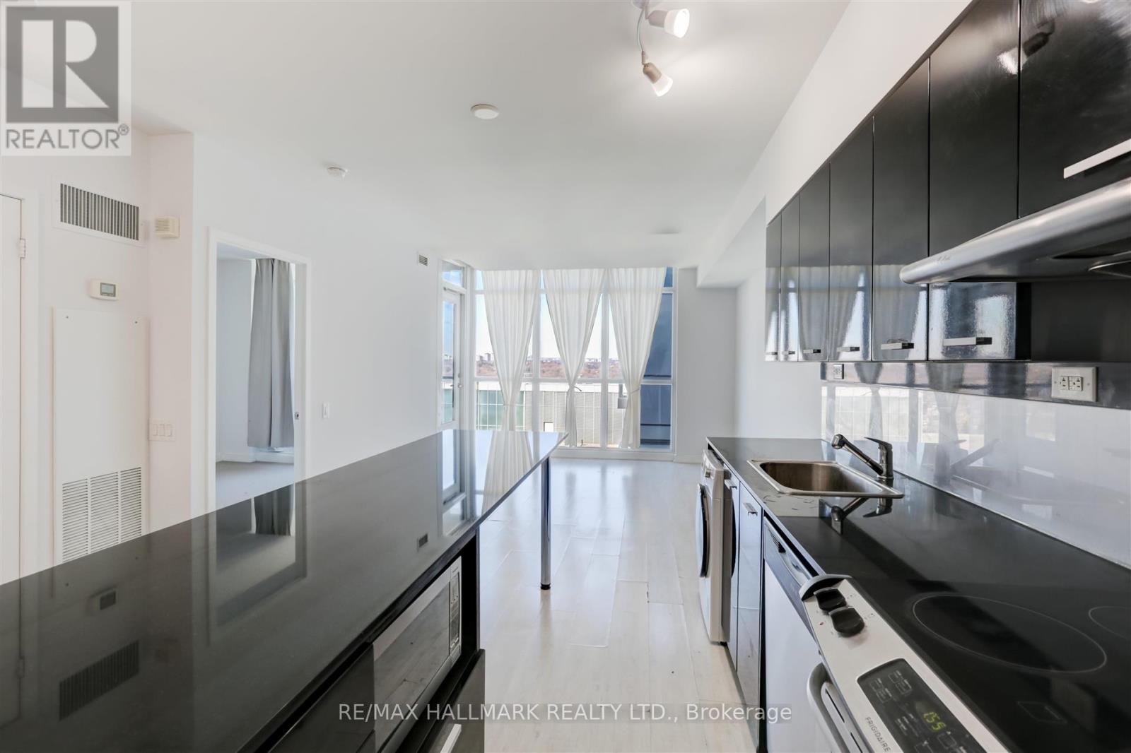 Photo 6 of Ph 16 19 Singer Court, Toronto ON
