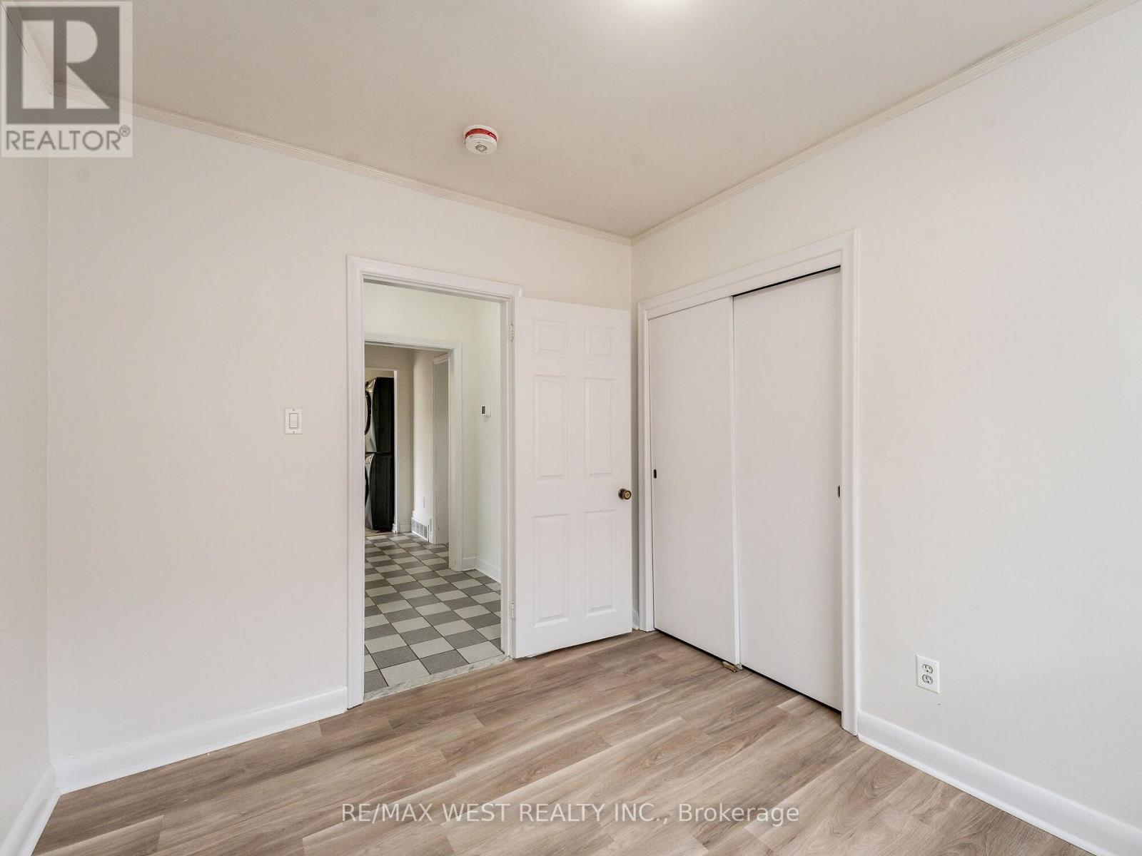Photo 23 of 20 Perivale Crescent, Toronto ON