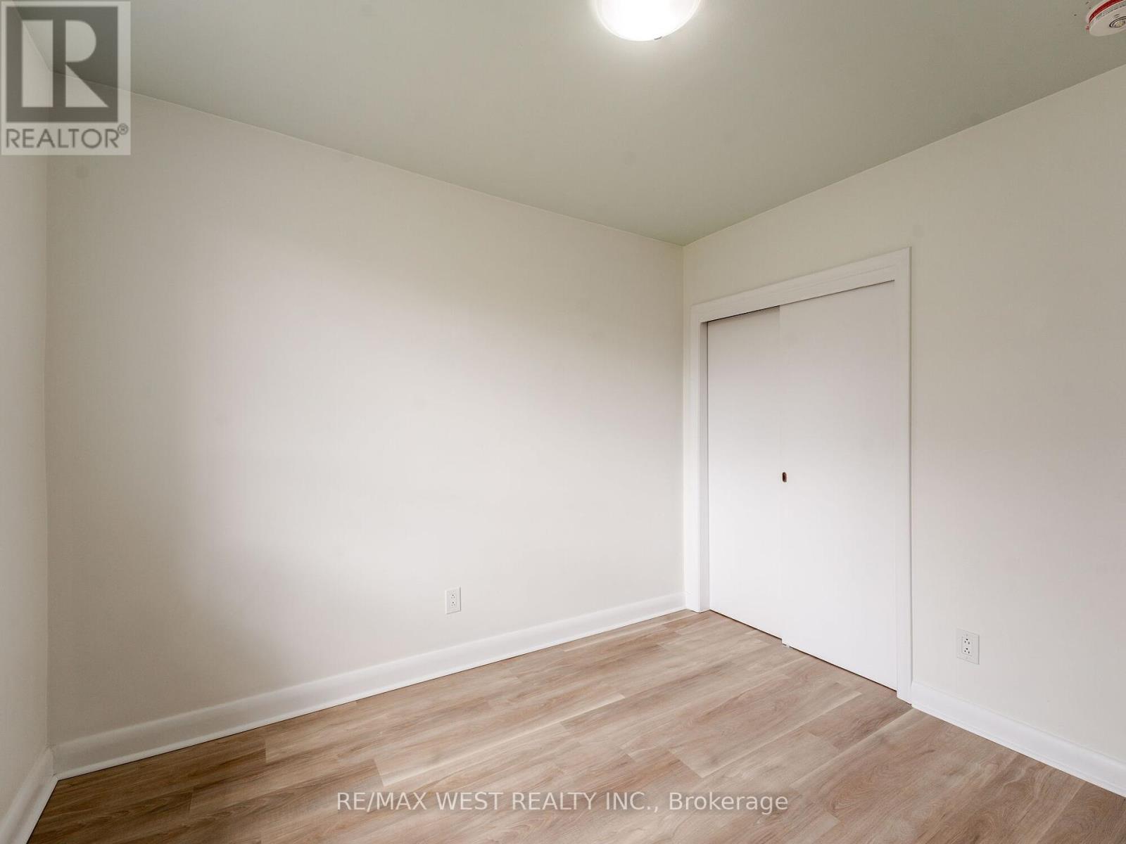 Photo 26 of 20 Perivale Crescent, Toronto ON