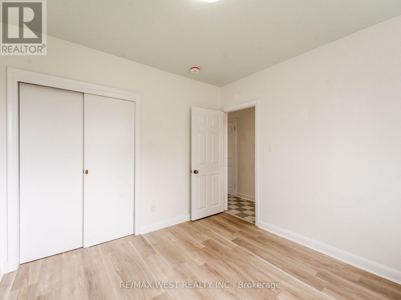 Photo 27 of 20 Perivale Crescent, Toronto ON