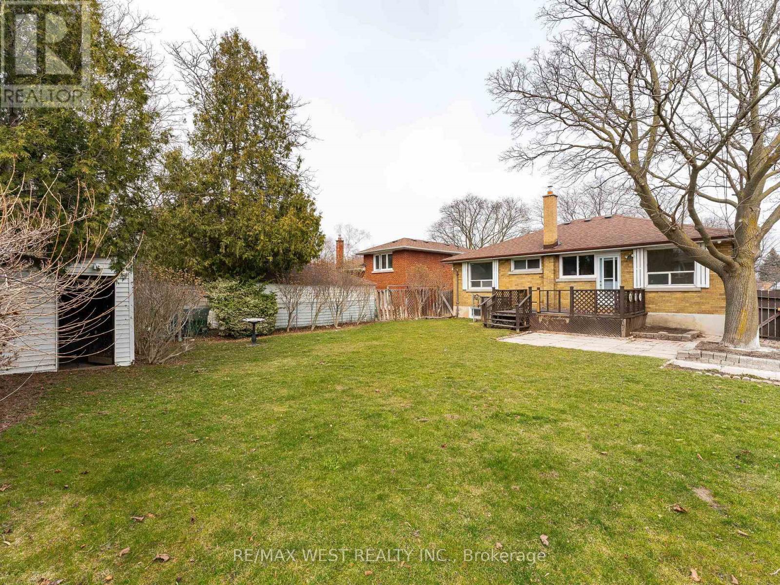 Photo 33 of 20 Perivale Crescent, Toronto ON
