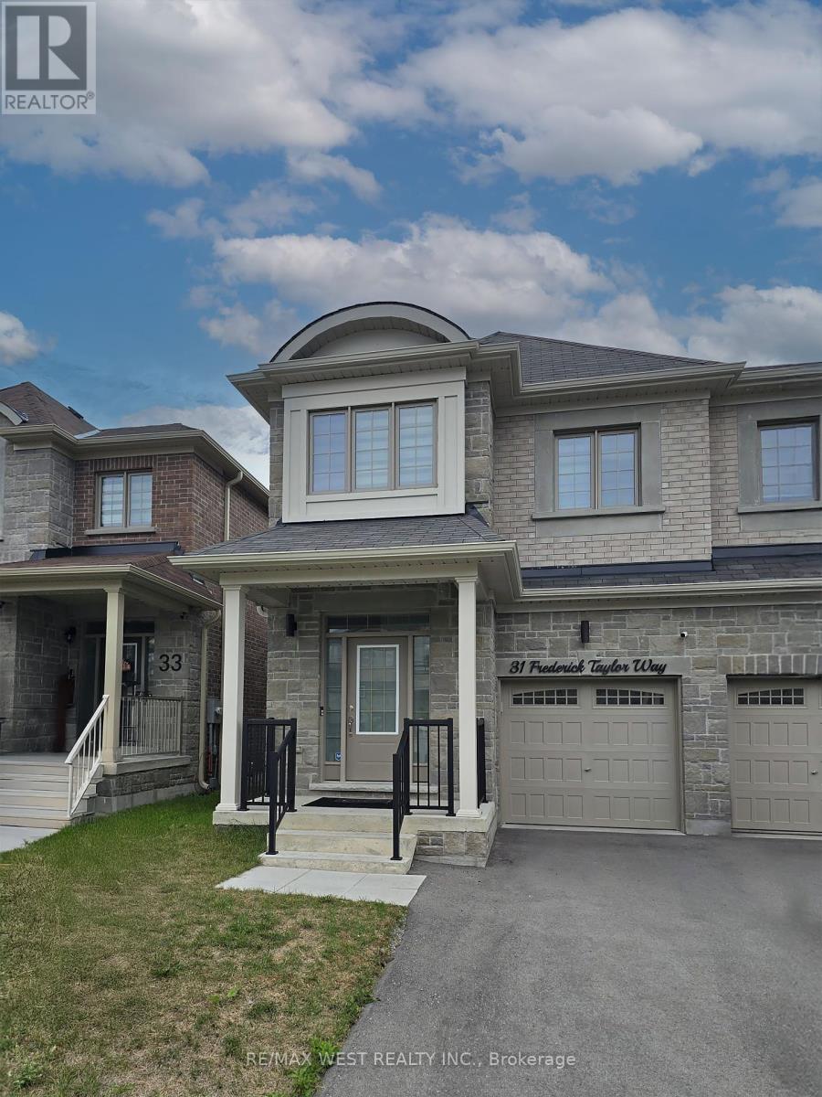 Photo 12 of 31 Frederick Taylor Way, East Gwillimbury ON
