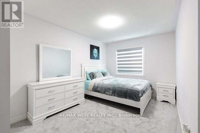 Photo 20 of 31 Frederick Taylor Way, East Gwillimbury ON
