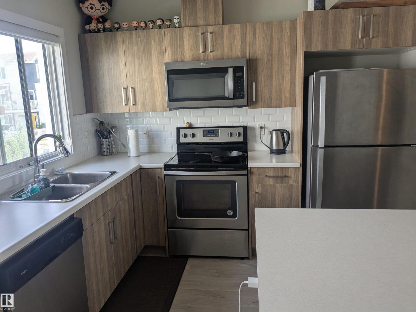 Photo 22 of 43 215 Saddleback Rd Nw, Edmonton AB