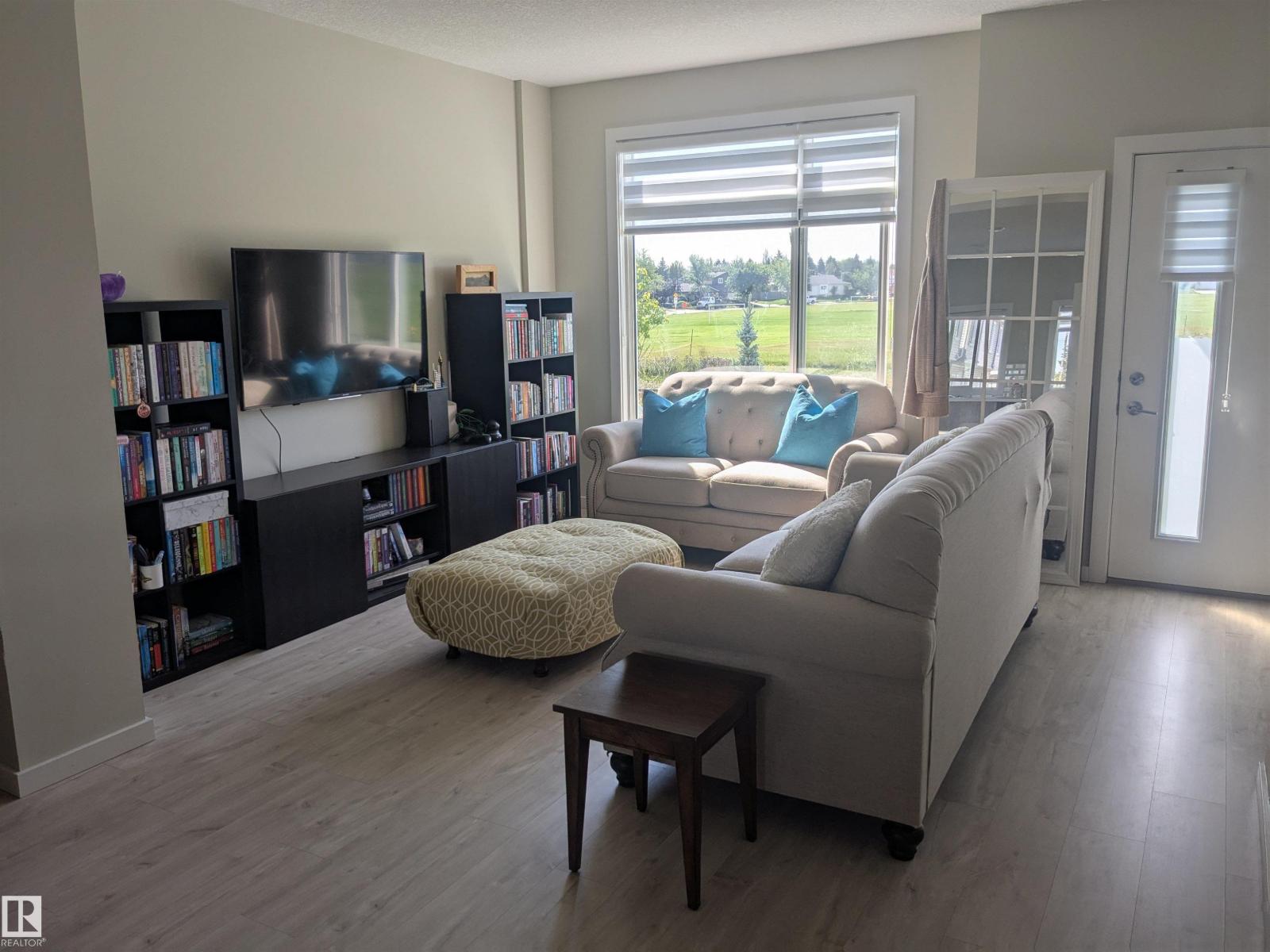 Photo 14 of 43 215 Saddleback Rd Nw, Edmonton AB