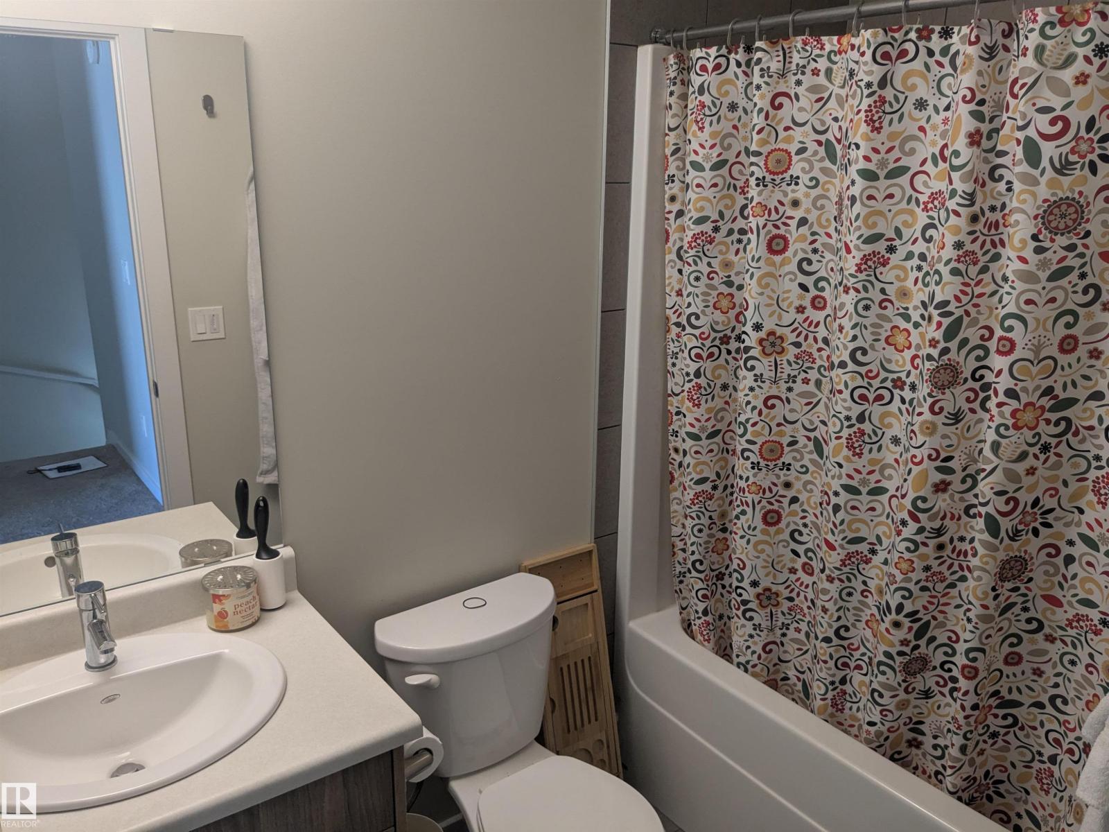 Photo 5 of 43 215 Saddleback Rd Nw, Edmonton AB