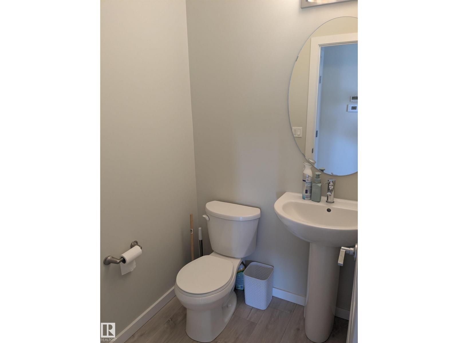 Photo 21 of 43 215 Saddleback Rd Nw, Edmonton AB