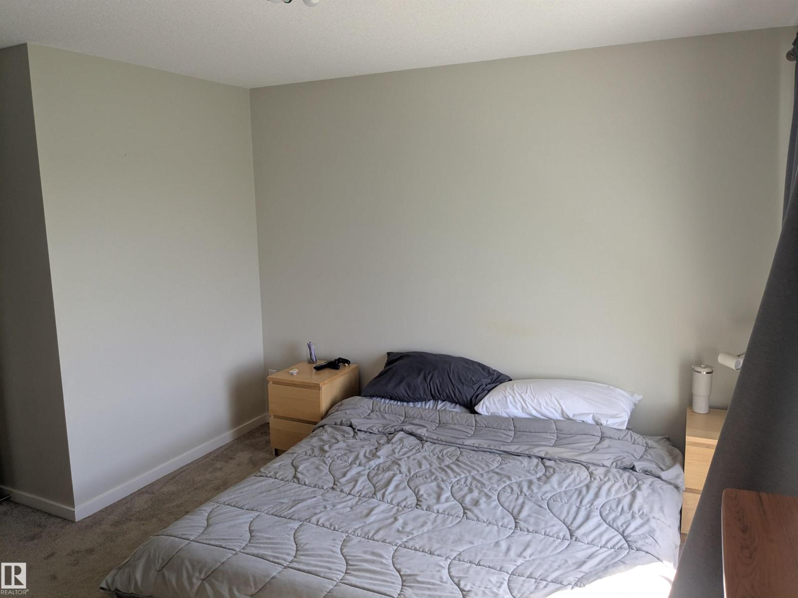Photo 15 of 43 215 Saddleback Rd Nw, Edmonton AB