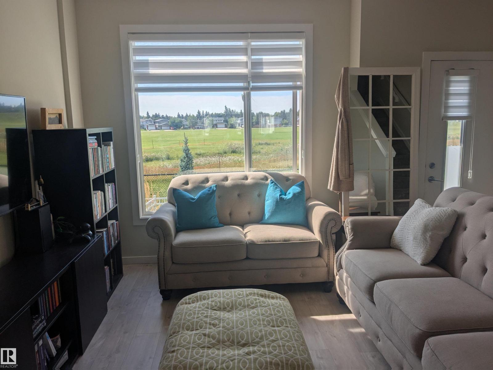 Photo 8 of 43 215 Saddleback Rd Nw, Edmonton AB