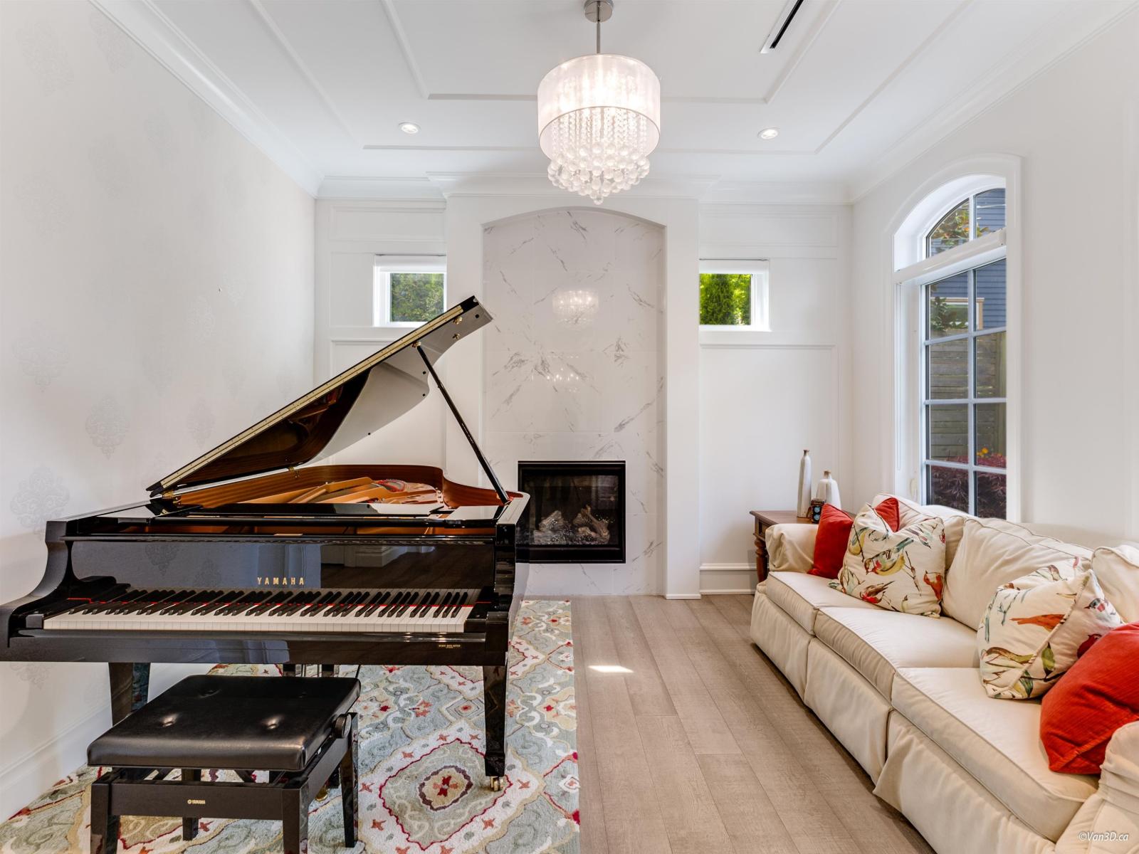 Photo 4 of 2340 Christopherson Road, Surrey BC