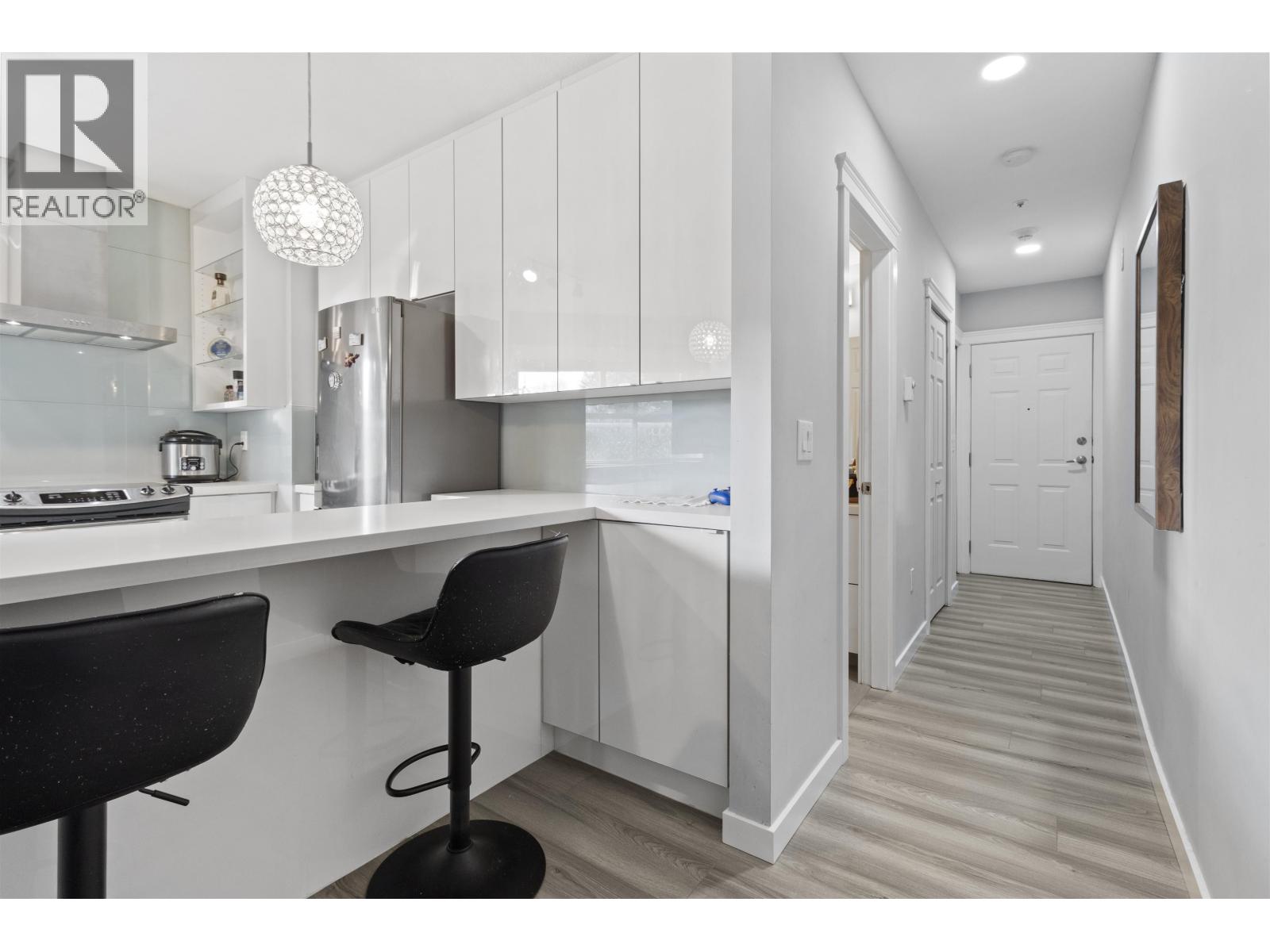 Photo 12 of 106 1988 E 37th Avenue, Vancouver BC