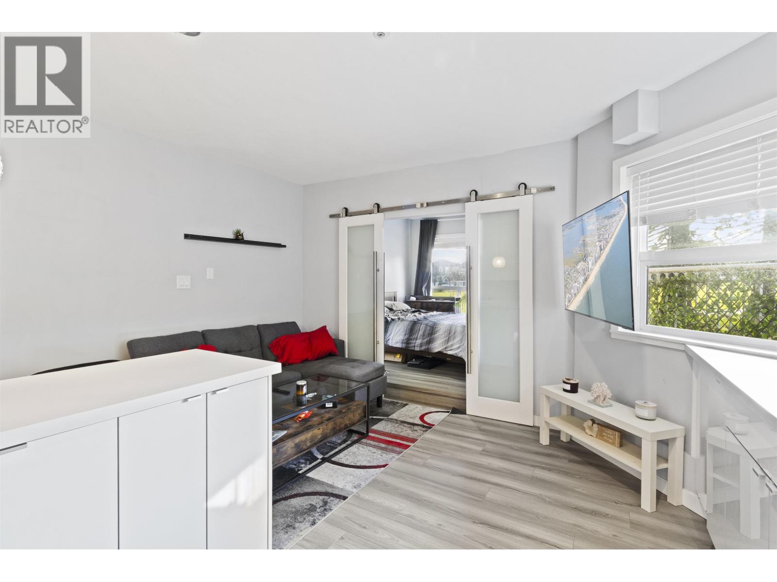 Photo 8 of 106 1988 E 37th Avenue, Vancouver BC