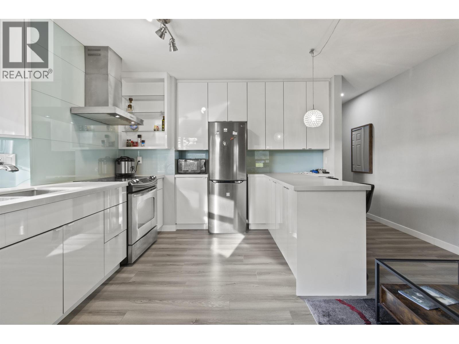 Photo 11 of 106 1988 E 37th Avenue, Vancouver BC