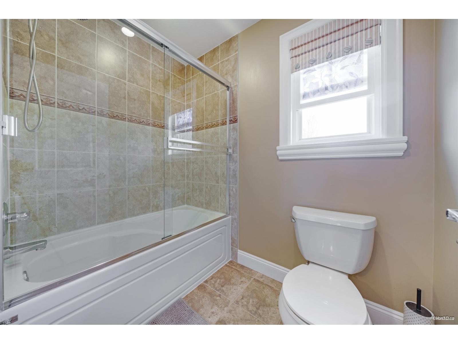 Photo 1 of 2255 135 A Street, Surrey BC
