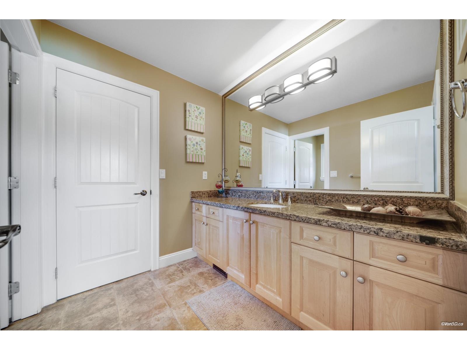 Photo 34 of 2255 135 A Street, Surrey BC