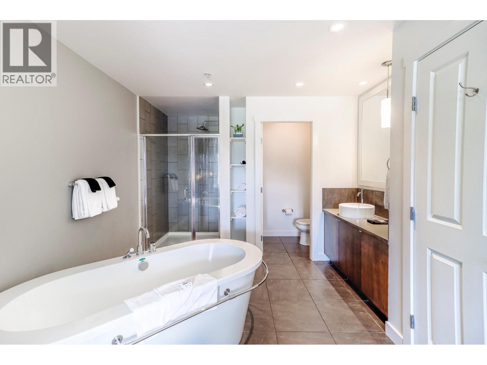 400 STEMWINDER Drive Unit# 414, Kimberley