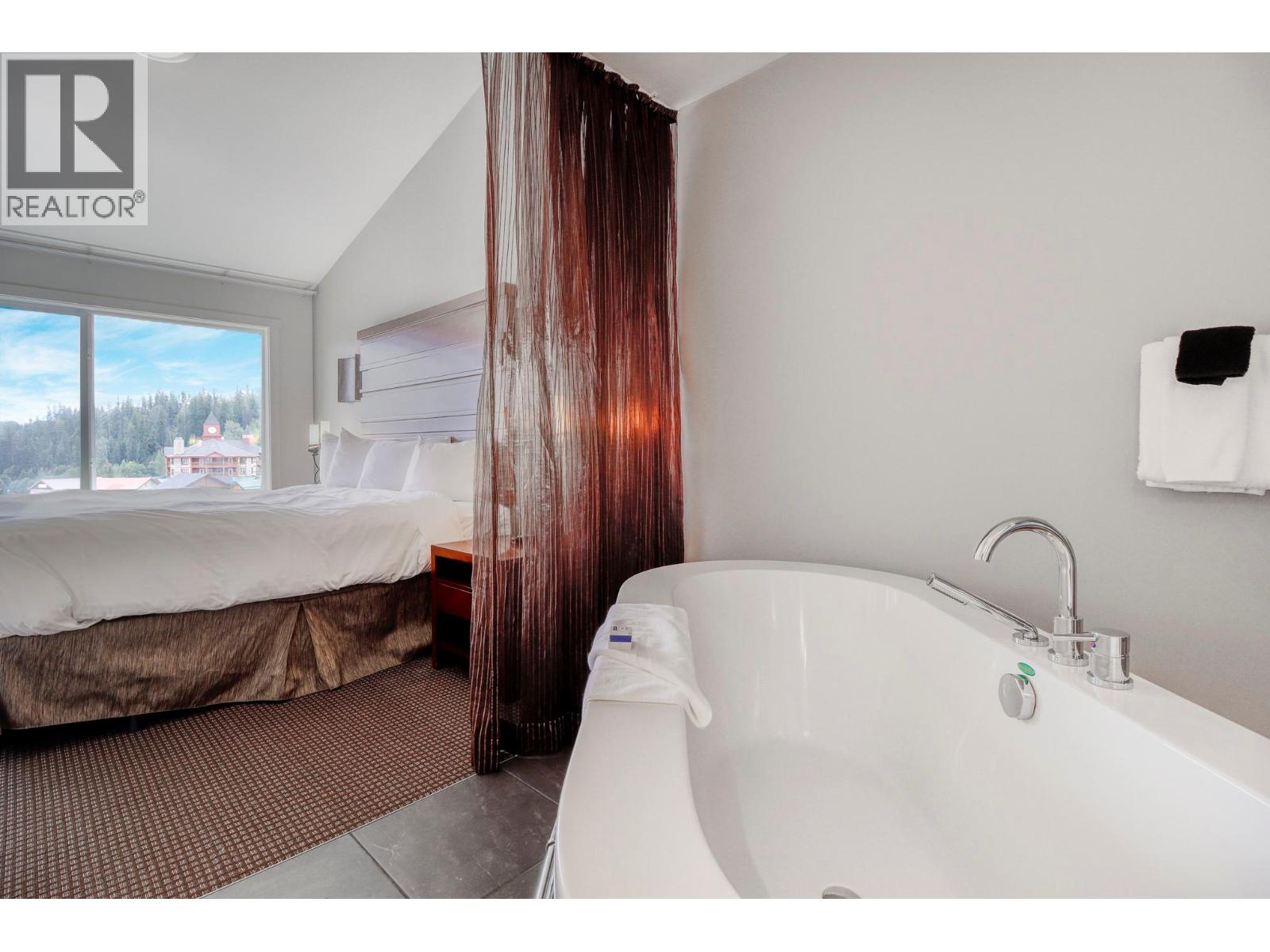 400 STEMWINDER Drive Unit# 414, Kimberley