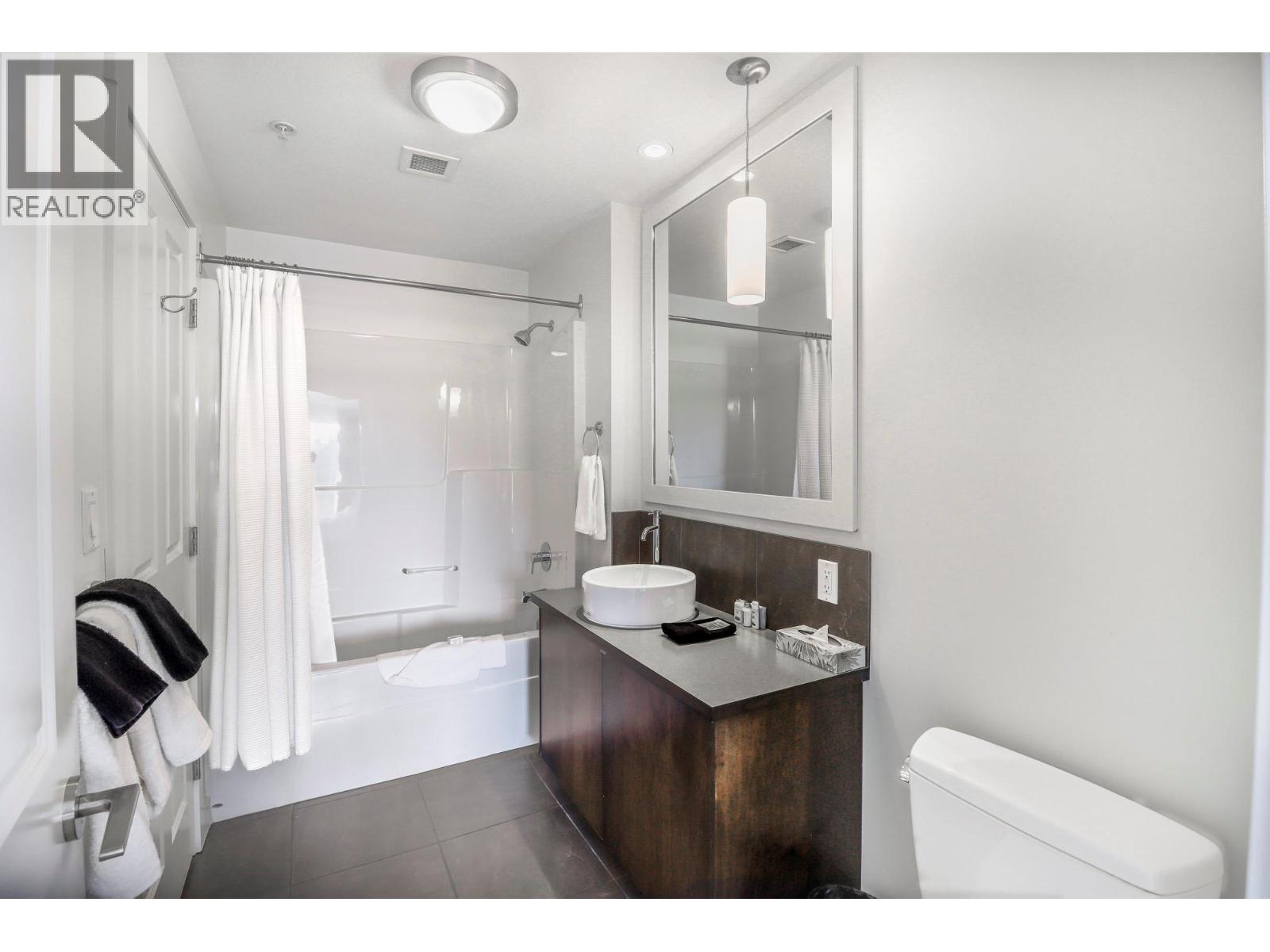 400 STEMWINDER Drive Unit# 414, Kimberley