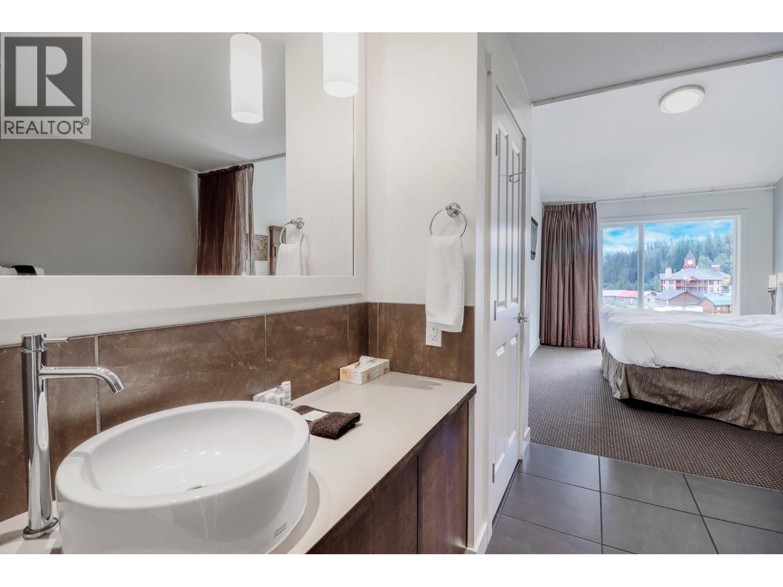 400 STEMWINDER Drive Unit# 414, Kimberley