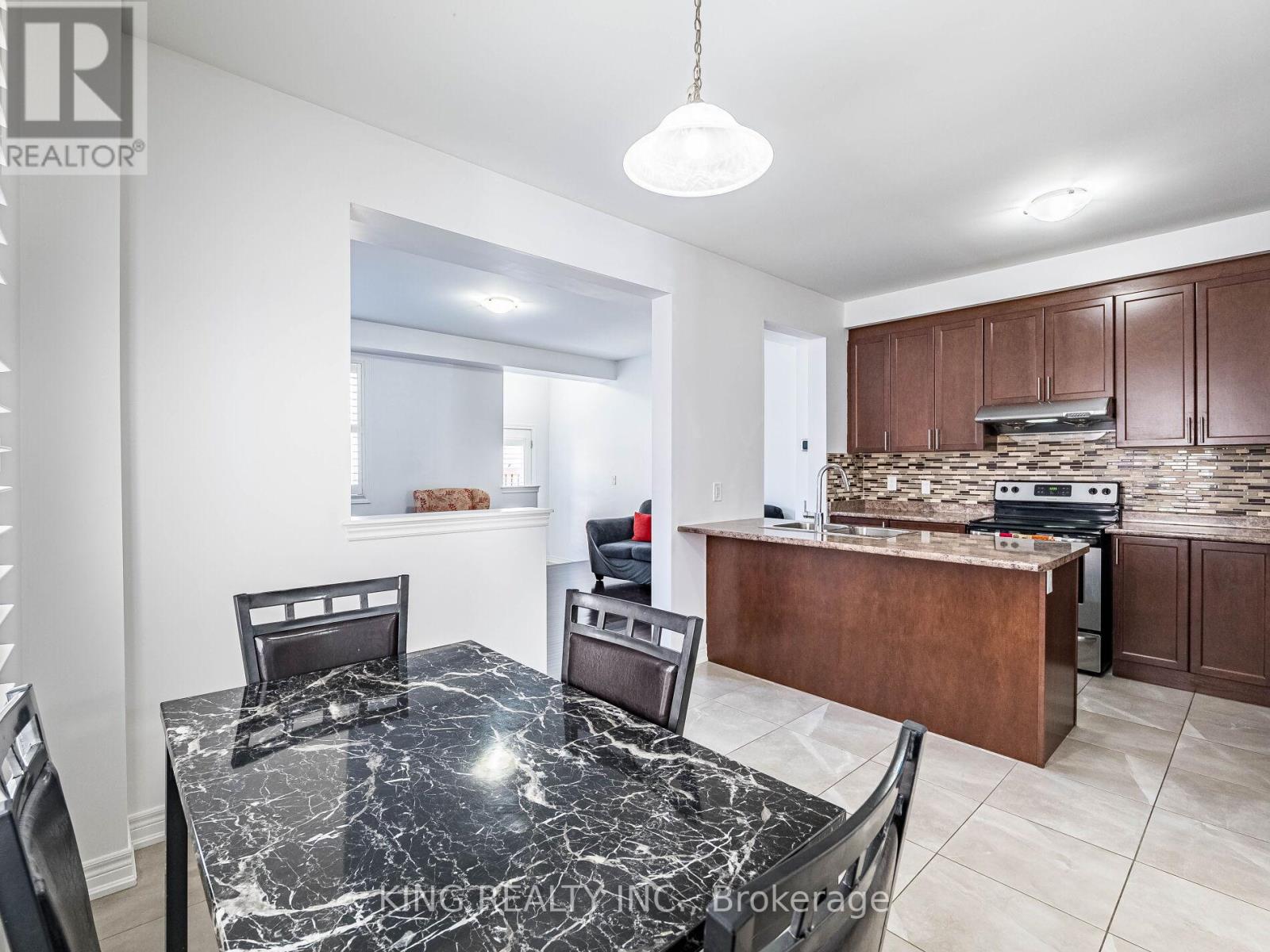 Photo 28 of 18 Ledger Point Crescent, Brampton ON