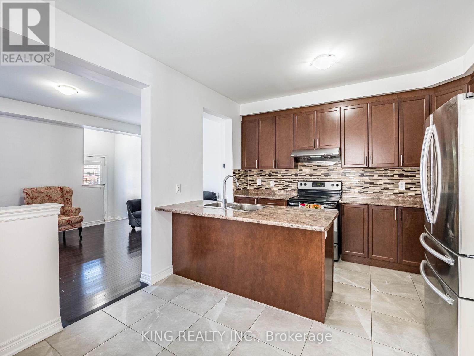 Photo 45 of 18 Ledger Point Crescent, Brampton ON