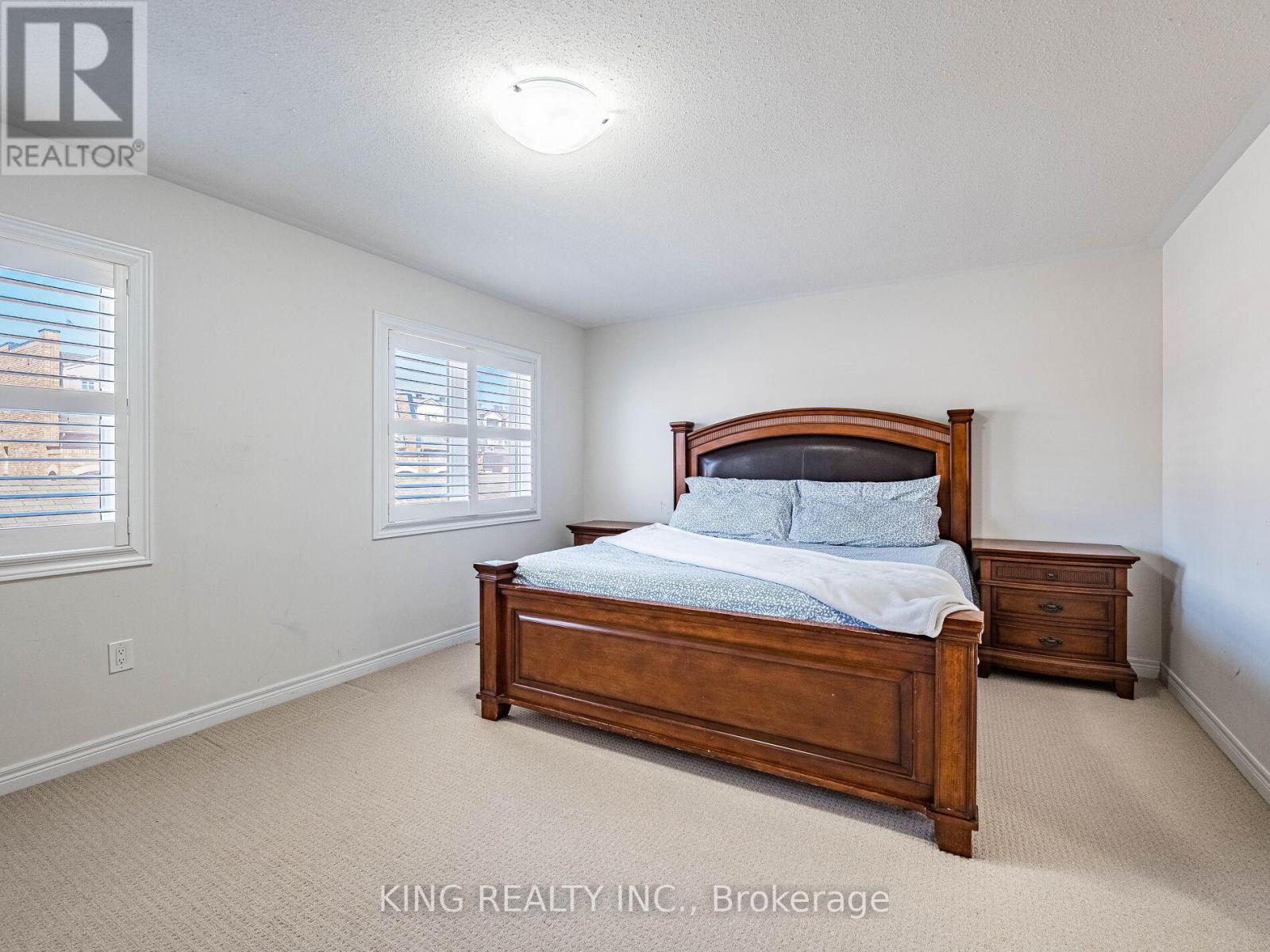 Photo 11 of 18 Ledger Point Crescent, Brampton ON