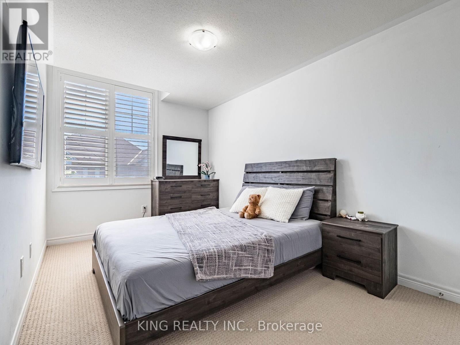 Photo 40 of 18 Ledger Point Crescent, Brampton ON
