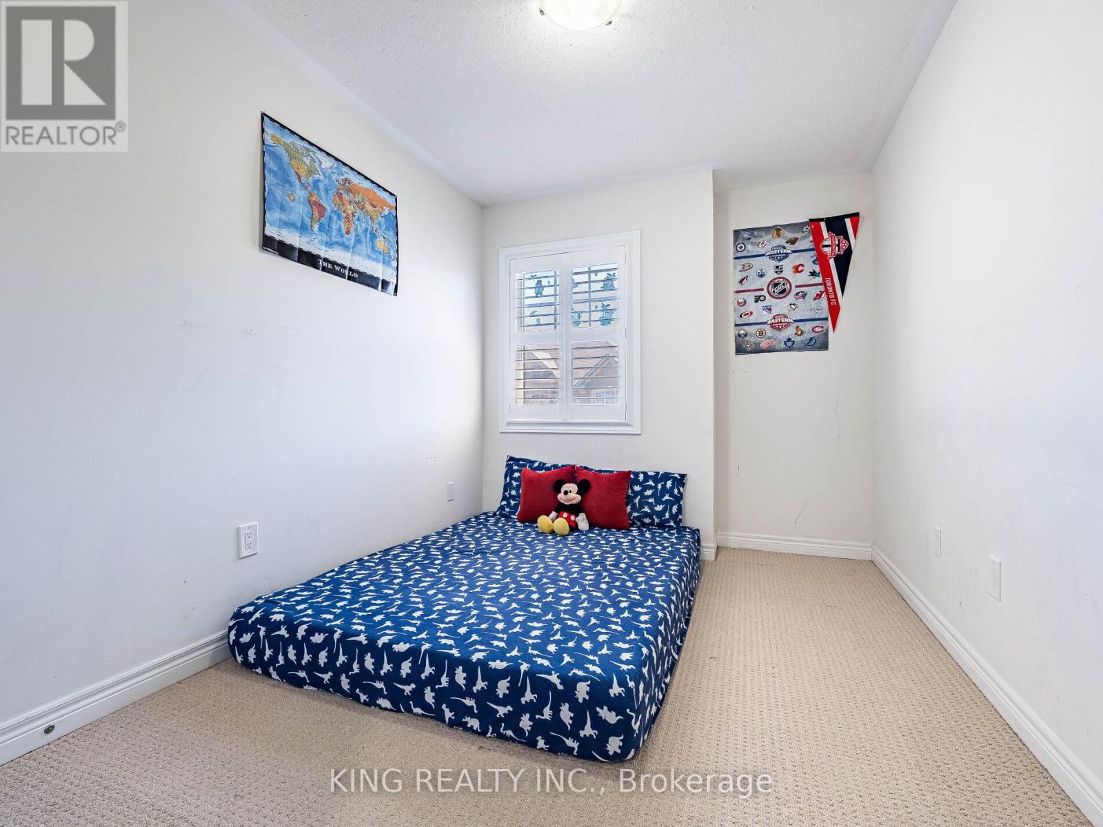 Photo 15 of 18 Ledger Point Crescent, Brampton ON