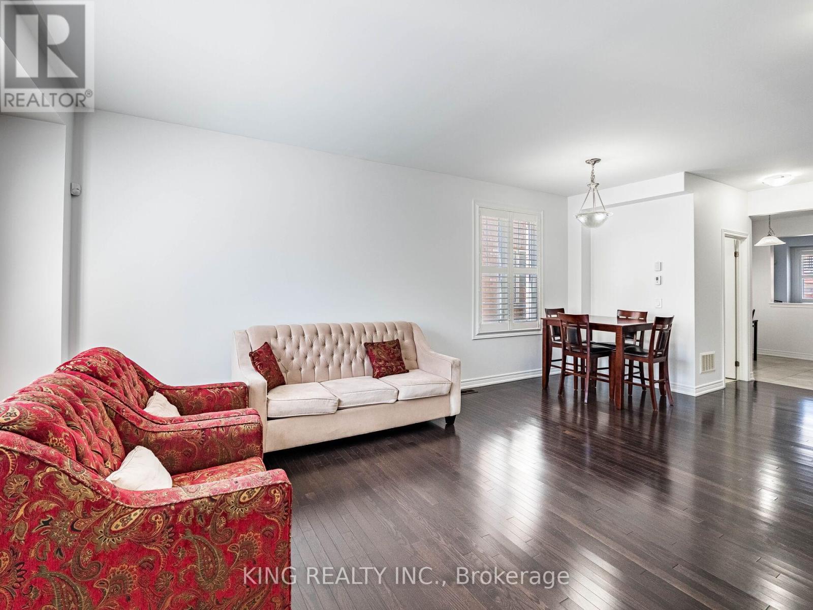 Photo 10 of 18 Ledger Point Crescent, Brampton ON