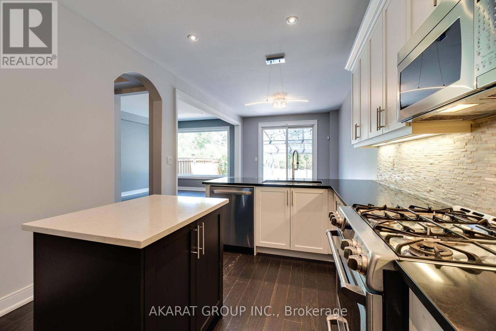 Photo 18 of 2449 Village Common, Oakville ON
