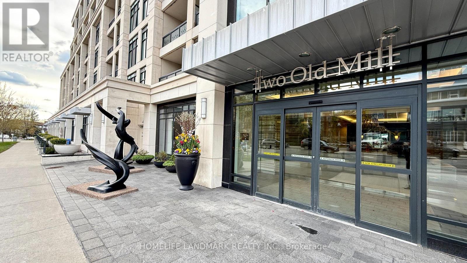 Photo 12 of 315 2 Old Mill Drive, Toronto ON