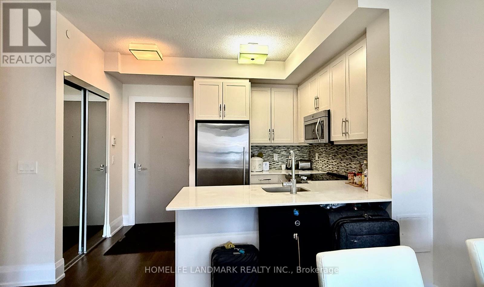 Photo 7 of 315 2 Old Mill Drive, Toronto ON